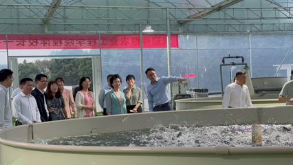 程萍校長帶隊走訪現代農業企業